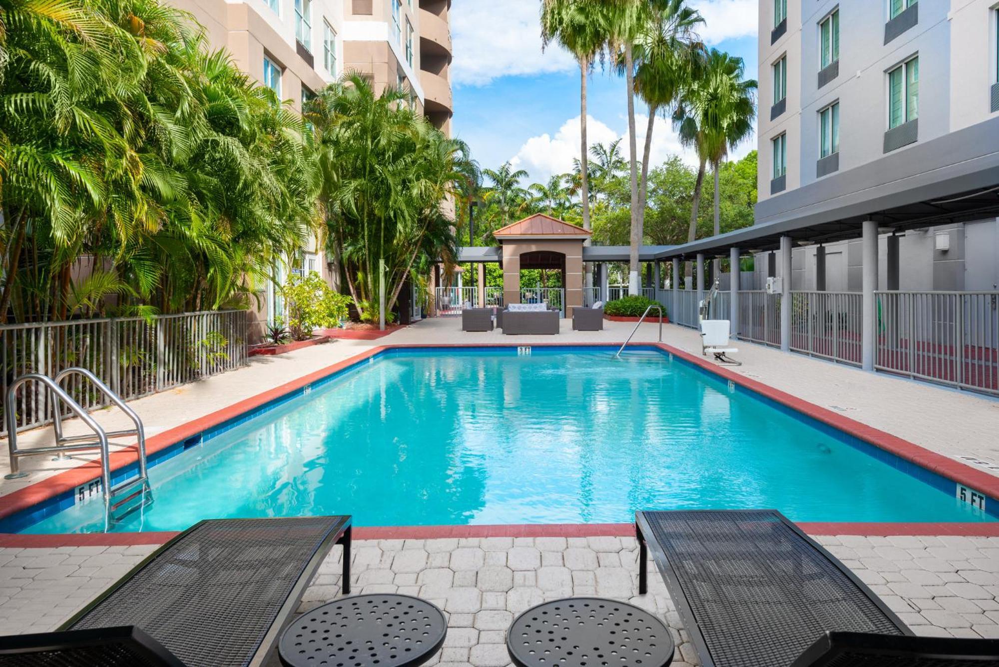 Holiday Inn Miami-Doral Area, An Ihg Hotel Экстерьер фото